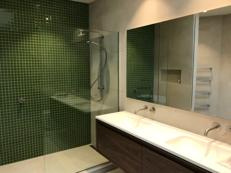 Whyte+residence+bathroom
